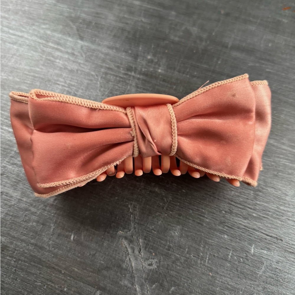Sincerely Jules Claw Clip Large Satin Bow in Dusty Rose Pink - Picture 8 of 8